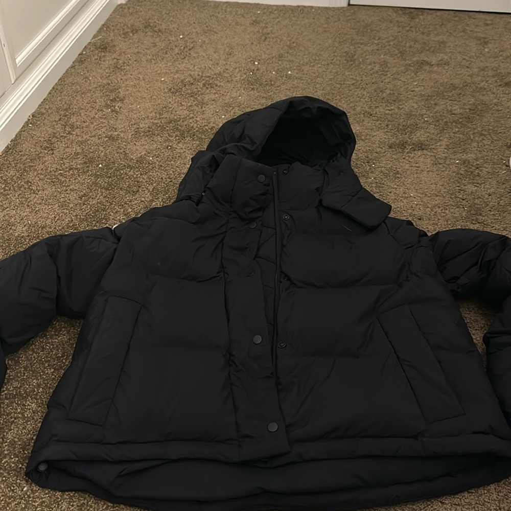Lululemon cropped puffer jacket